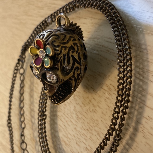 Fun Dia de los Muertos skull necklace sparkly rhinestone eyes - Picture 3 of 5